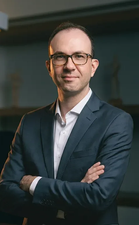 Dr. Felipe Saba
